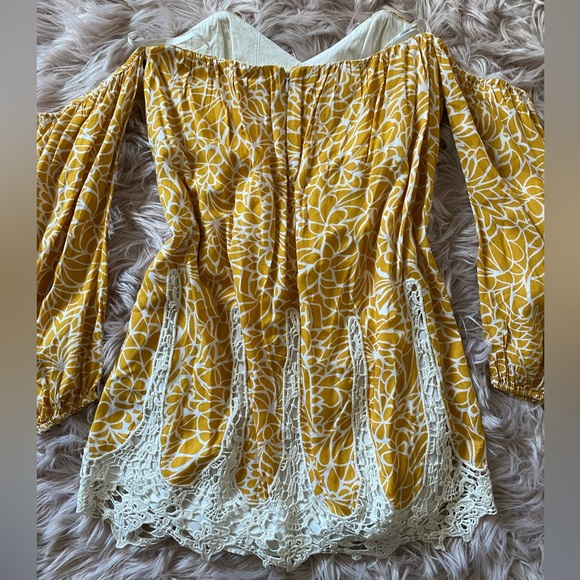NWT Lovers and Friends - ‘Mosaic Fairy” Yellow and White Printed Crochet Dress - Picture 11 of 15